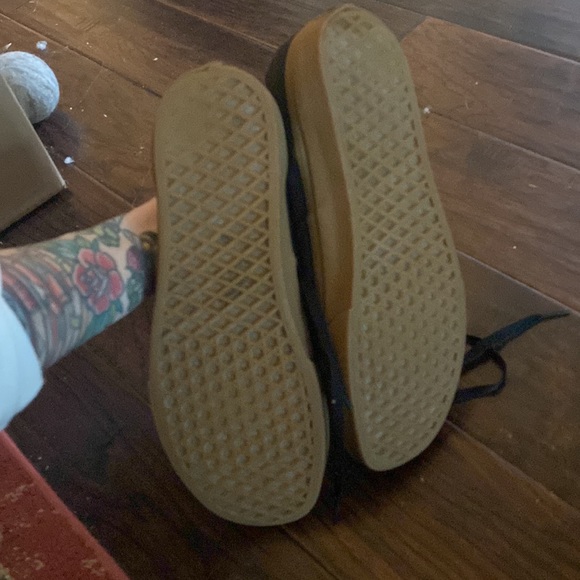 Vans (Men’s) - Picture 2 of 3